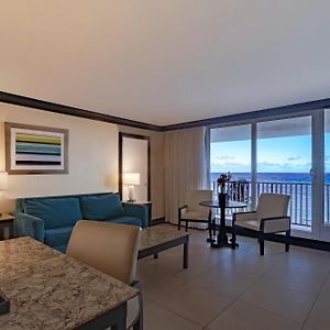 One-bedroom Suite Ocean Front